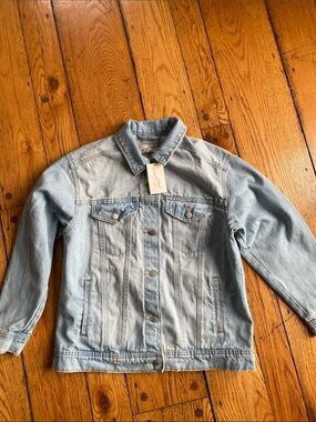 Universal Thread Light Wash Denim Jacket